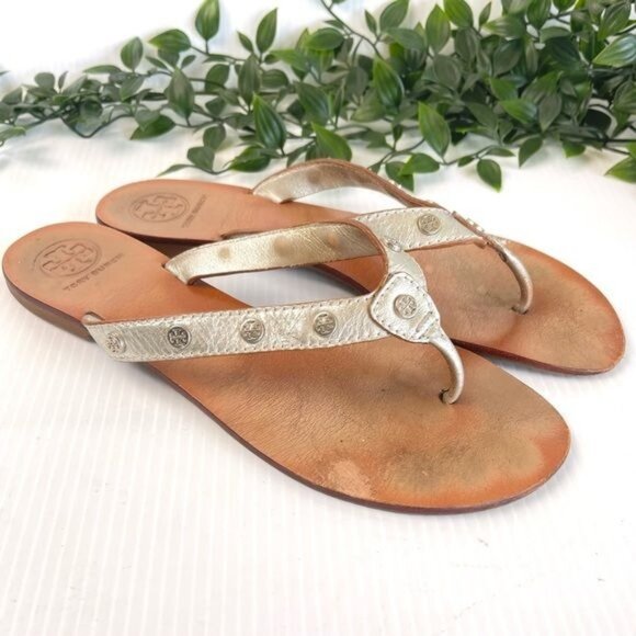 Tory Burch Ricki Studded Sandals Thong Flip Flops Grey Leather Flats 10 - Picture 1 of 9